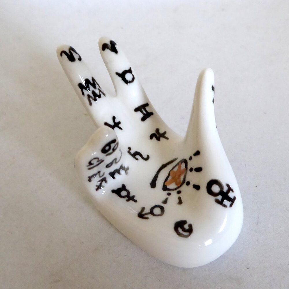 NEW GOTHIC ODDITY ASTROLOGY PSYCHIC PALMISTRY HAND RING HOLDER FIGURINE